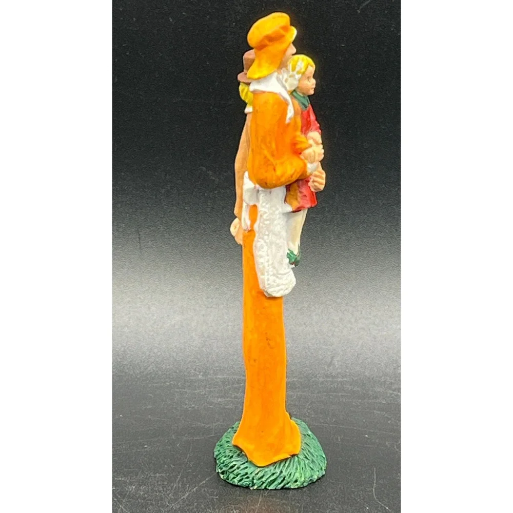 Thanksgiving Decor Set Happy Thanksgiving Block Sign Pilgrim Family Figurine 4